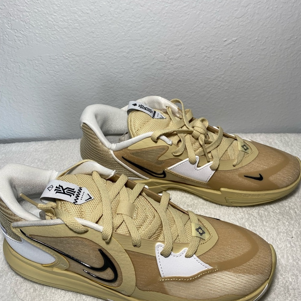 Kyrie Low 5 TB Promo Gold/Black by Nike - Picture 2 of 8